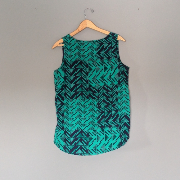 Olive and Oak sleeveless blouse size m - Picture 3 of 3